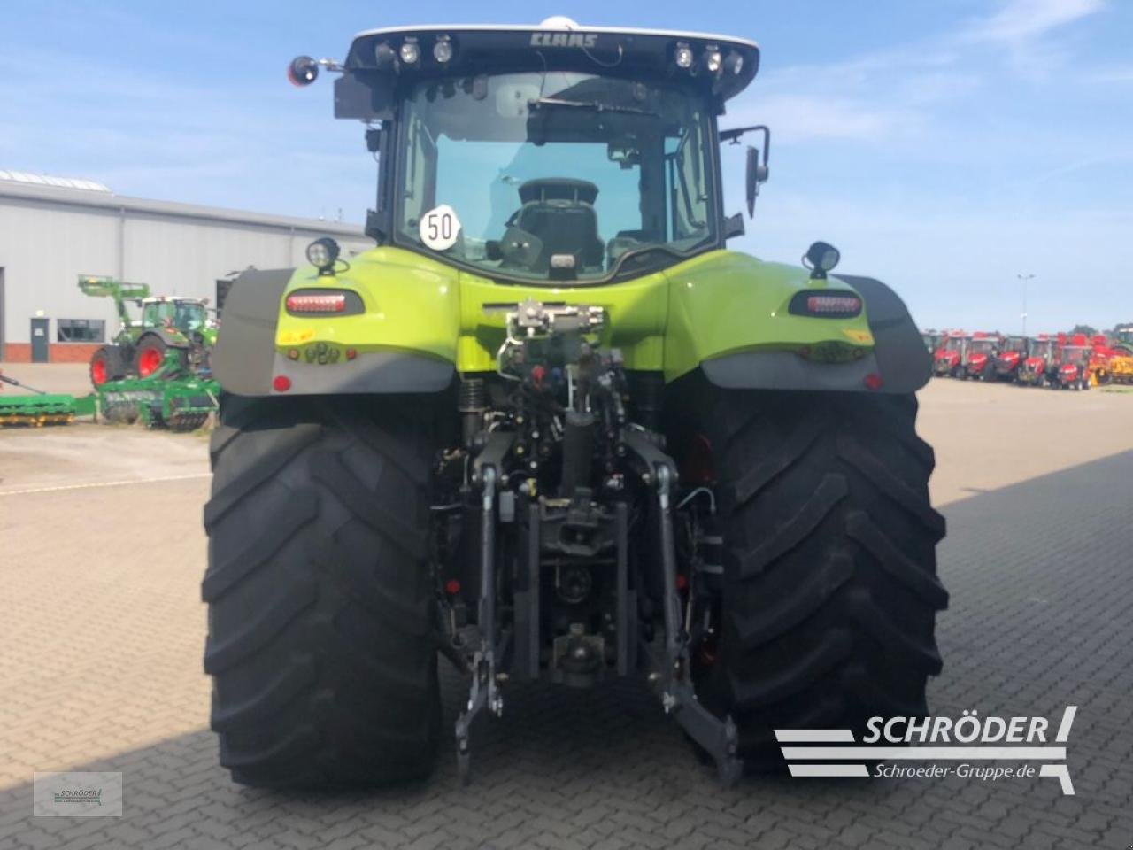 Traktor des Typs CLAAS AXION 870 CMATIC, Gebrauchtmaschine in Ahlerstedt (Bild 4)