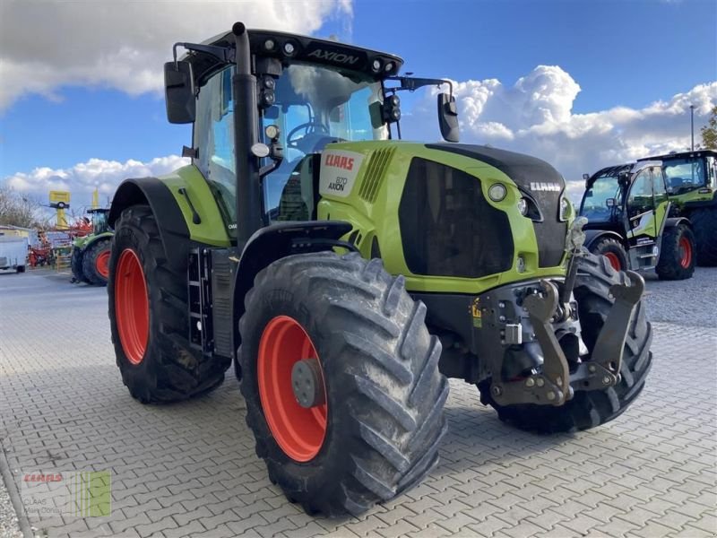 Traktor van het type CLAAS AXION 870, Gebrauchtmaschine in Vohburg (Foto 1)