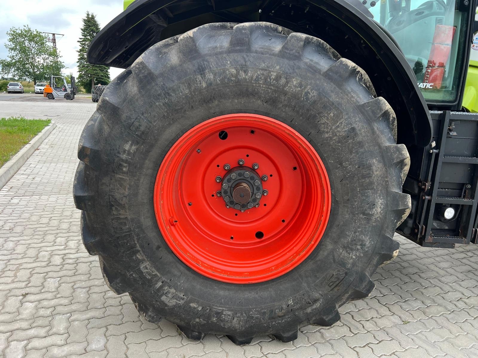 Traktor van het type CLAAS Axion 870, Gebrauchtmaschine in Richtenberg (Foto 8)