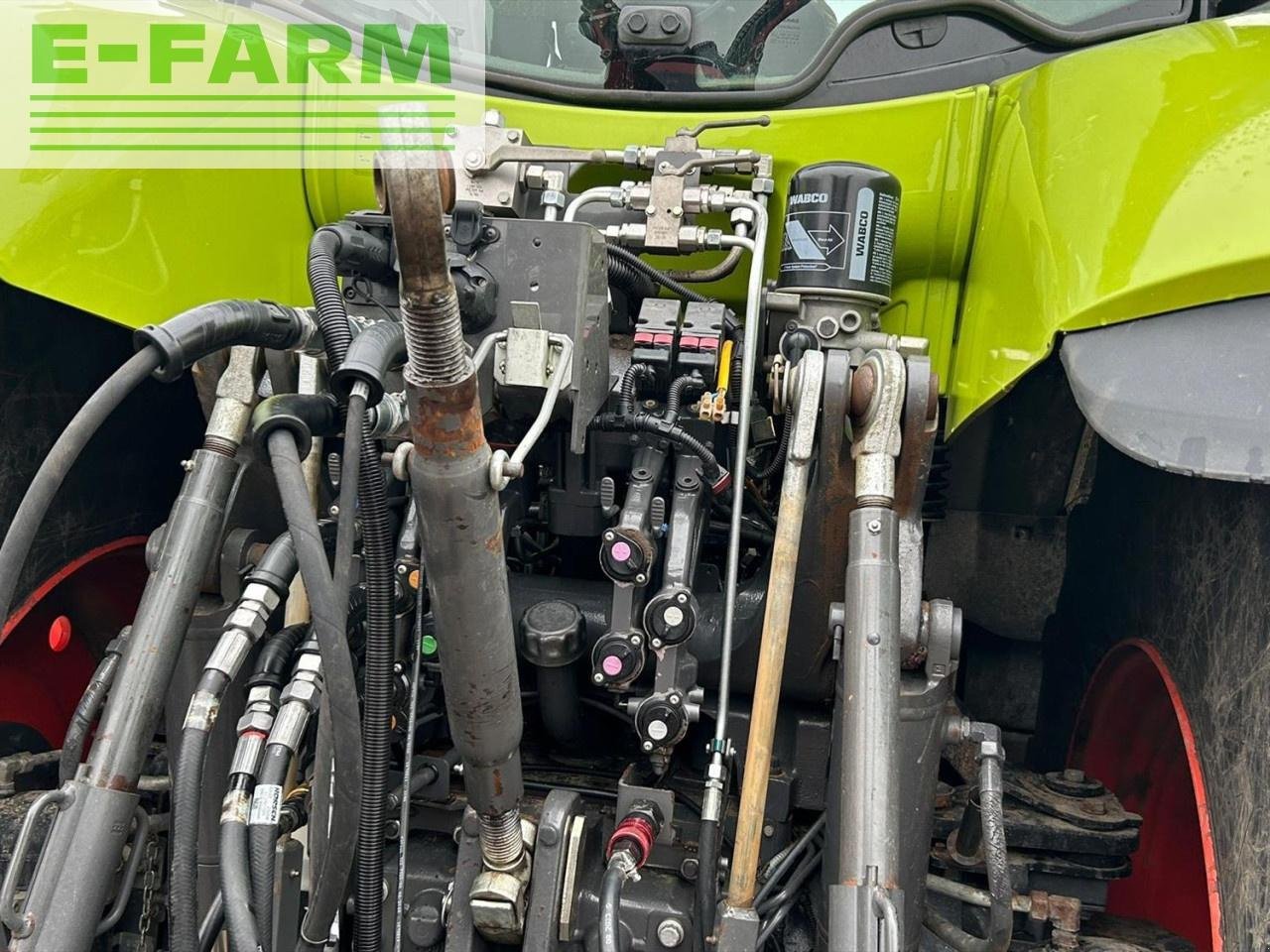 Traktor typu CLAAS AXION 870, Gebrauchtmaschine w SLEAFORD (Zdjęcie 5)