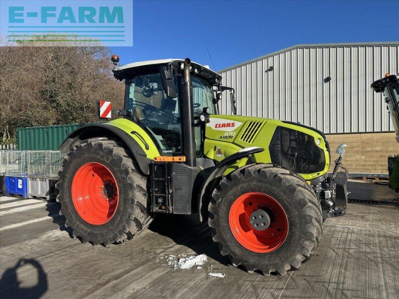 Traktor des Typs CLAAS AXION 870, Gebrauchtmaschine in PUDDLETOWN, DORCHESTER (Bild 1)