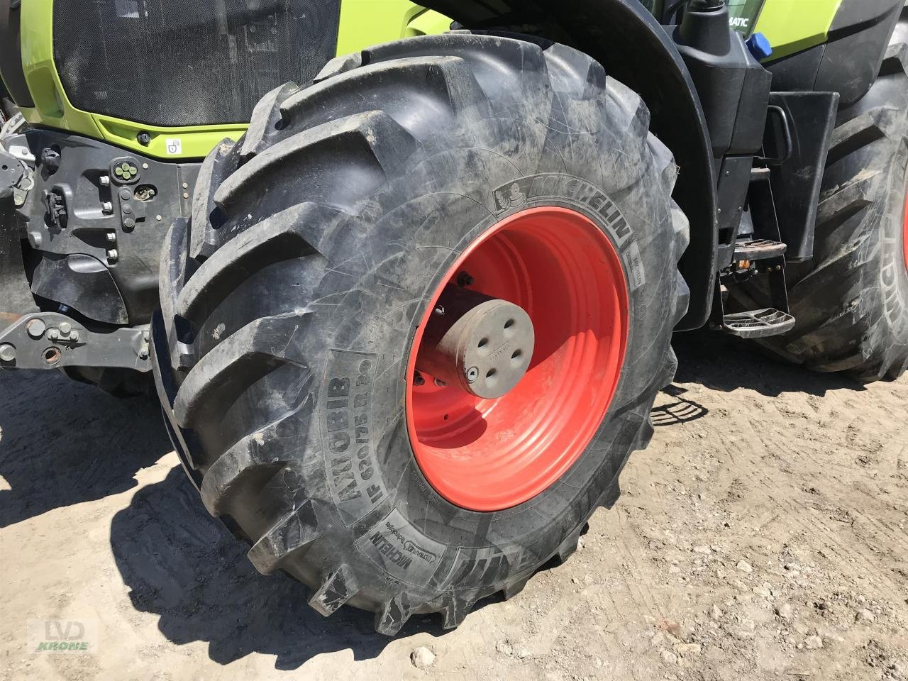 Traktor van het type CLAAS Axion 870, Gebrauchtmaschine in Alt-Mölln (Foto 10)