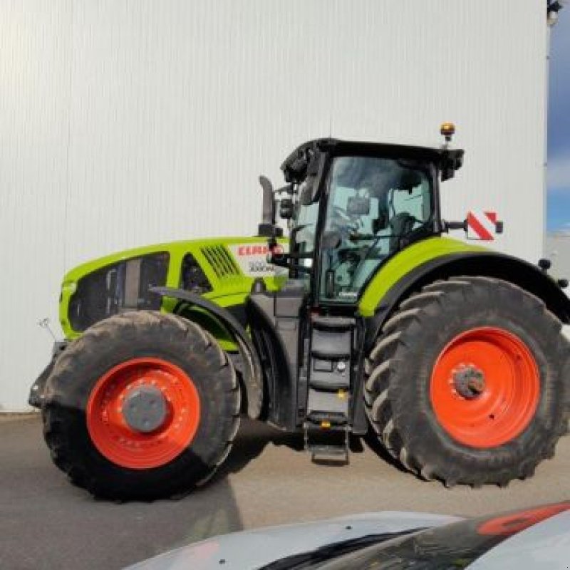 Traktor типа CLAAS AXION 920, Gebrauchtmaschine в Belleville sur Meuse (Фотография 1)