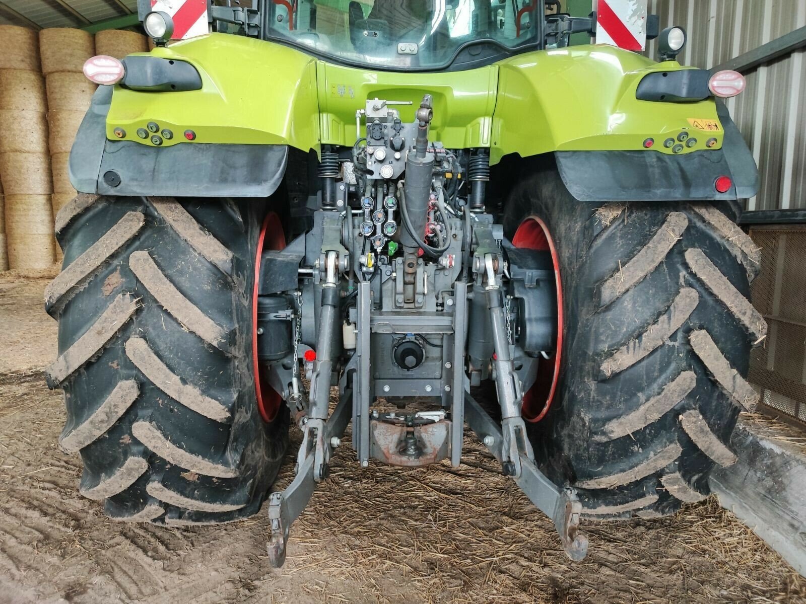 Traktor del tipo CLAAS AXION 930 CMATIC SUR MESURE, Gebrauchtmaschine en PONTIVY (Imagen 4)