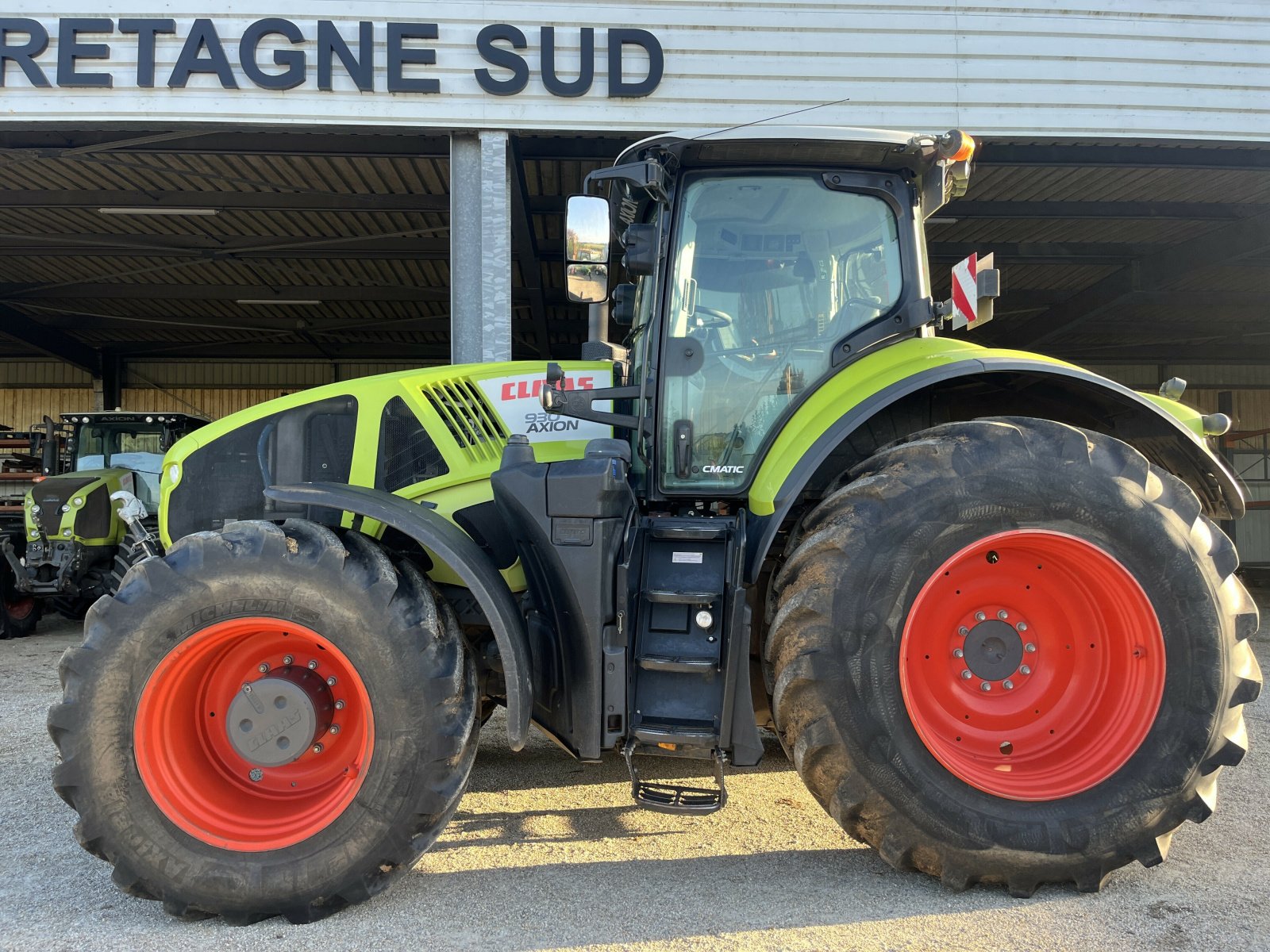 Traktor Türe ait CLAAS AXION 930 CMATIC SUR MESURE, Gebrauchtmaschine içinde PONTIVY (resim 3)