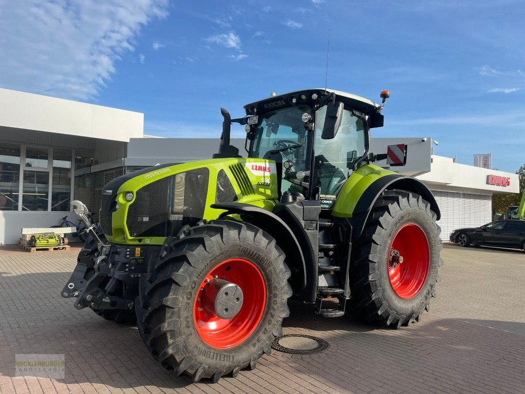 Traktor от тип CLAAS AXION 930 **Vorführer**, Gebrauchtmaschine в Mühlengeez (Снимка 1)