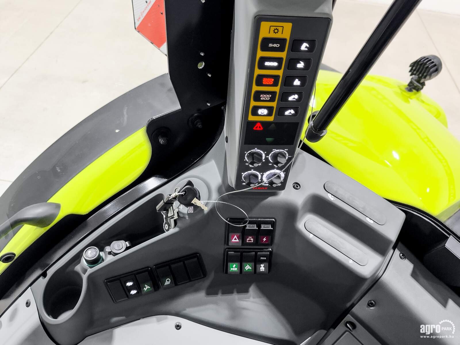 Traktor del tipo CLAAS Axion 930, Gebrauchtmaschine en Csengele (Imagen 18)