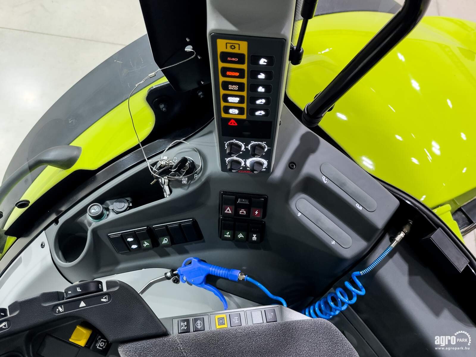 Traktor del tipo CLAAS Axion 930, Gebrauchtmaschine en Csengele (Imagen 18)