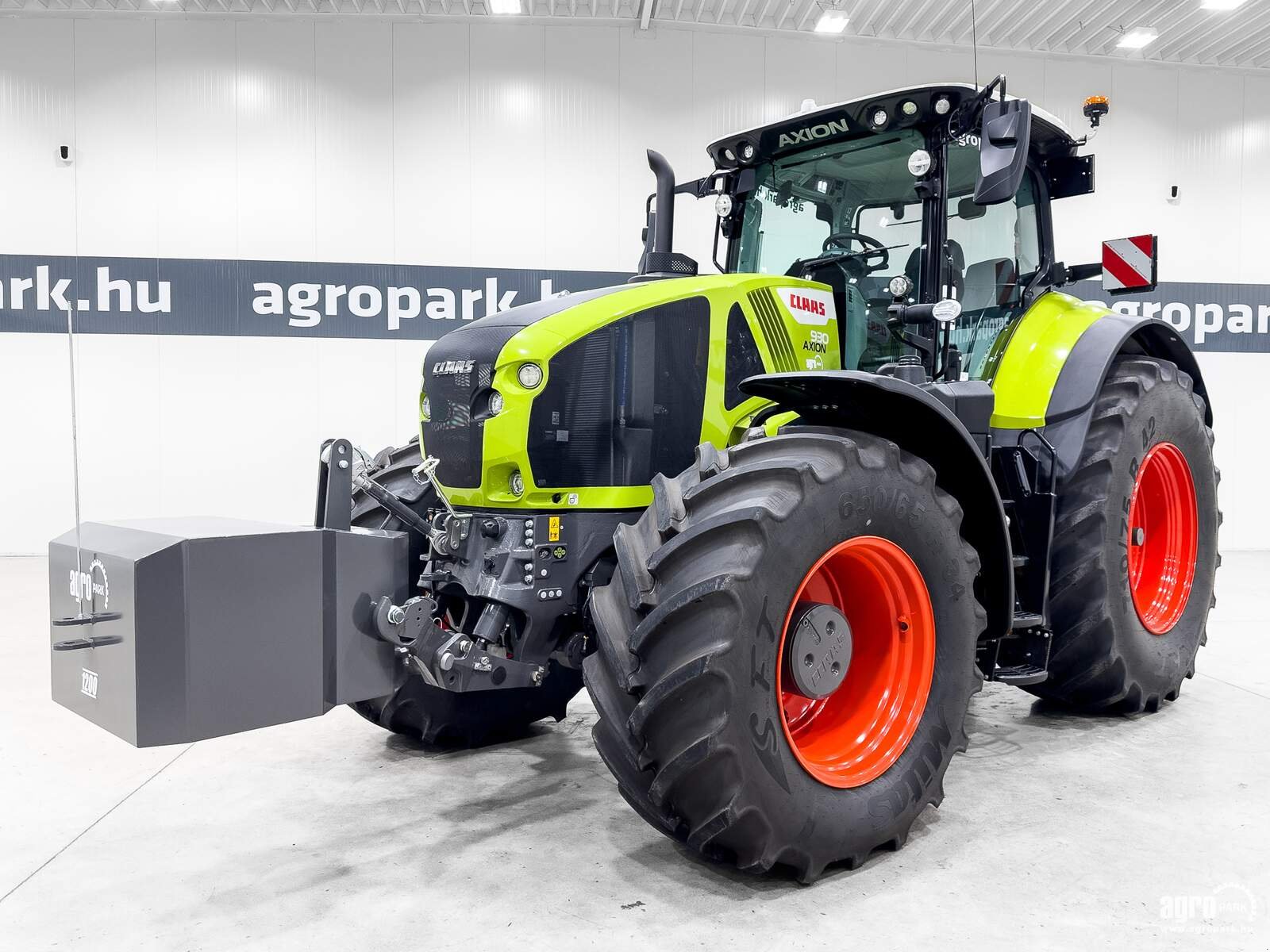 Traktor des Typs CLAAS Axion 930, Gebrauchtmaschine in Csengele (Bild 1)