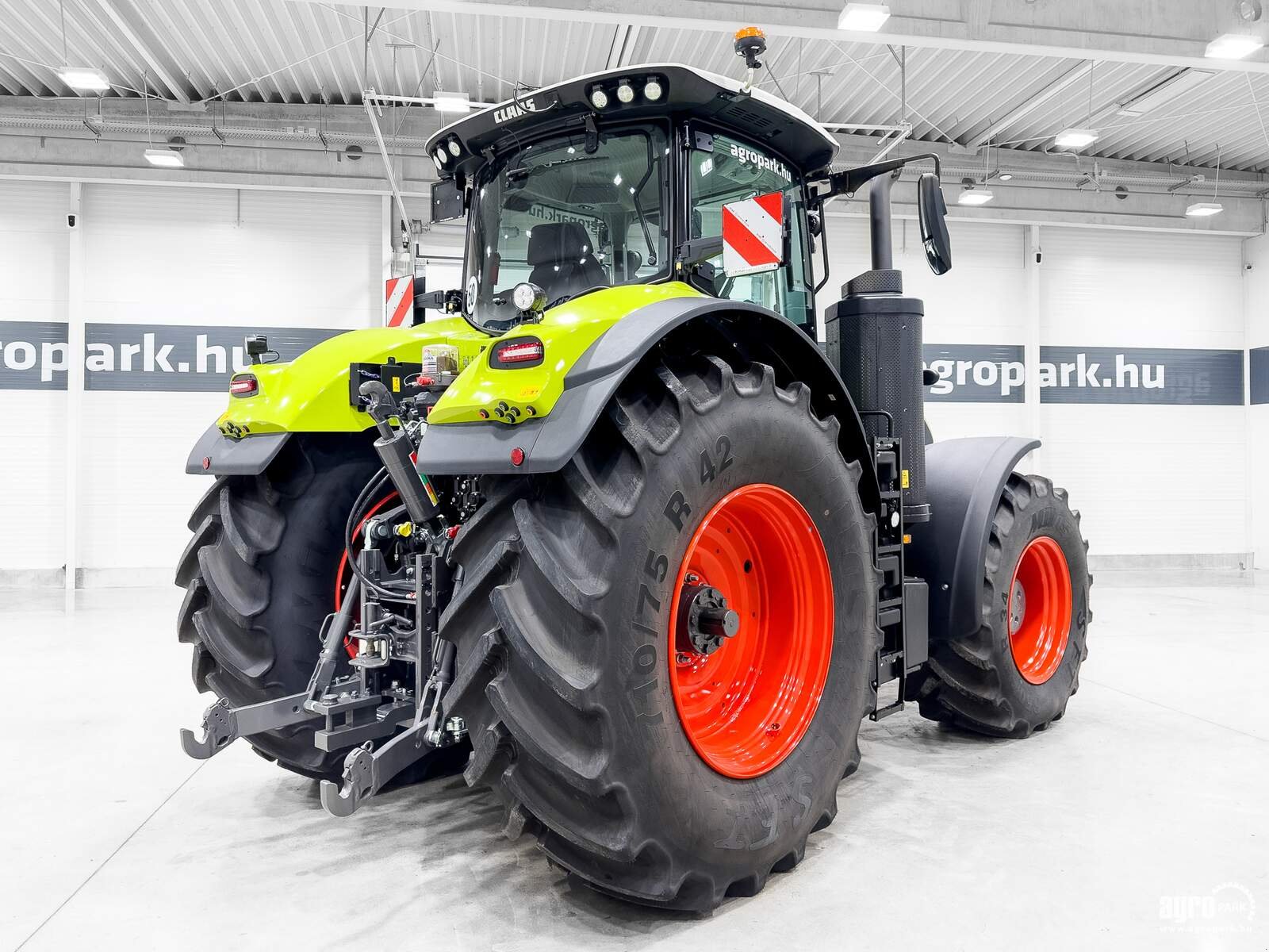 Traktor des Typs CLAAS Axion 930, Gebrauchtmaschine in Csengele (Bild 3)