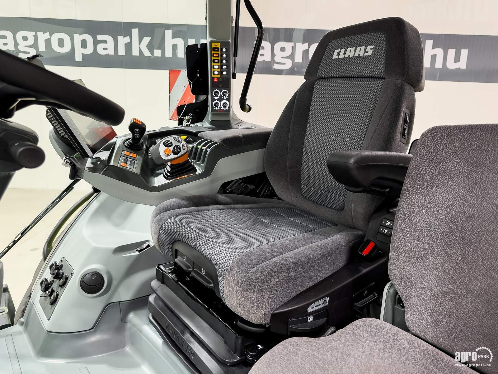 Traktor typu CLAAS Axion 930, Gebrauchtmaschine w Csengele (Zdjęcie 11)