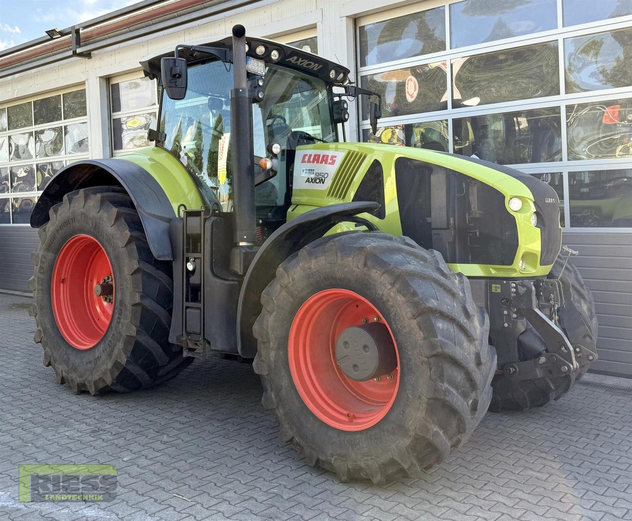 Traktor des Typs CLAAS AXION 950 CEBIS Cmatic A23, Gebrauchtmaschine in Homberg (Ohm) - Maulbach (Bild 2)