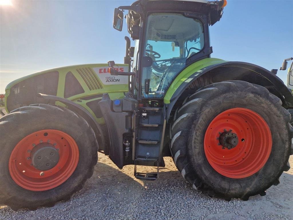 Traktor van het type CLAAS Axion 950 CMatic GPS. Auto Steer. CEBIS Terminal S10. Front lift. 50 km/t. Variable transmission., Gebrauchtmaschine in Kolding (Foto 1)