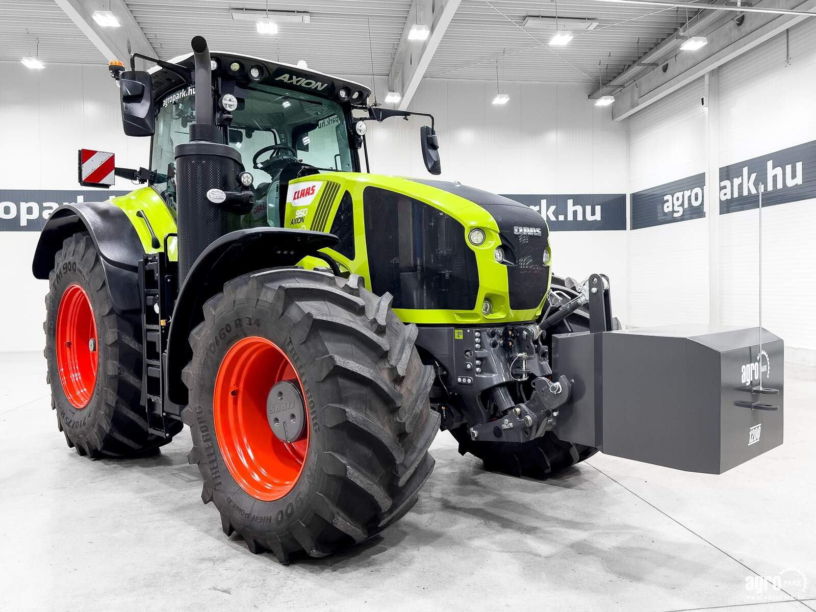 Traktor des Typs CLAAS Axion 950, Gebrauchtmaschine in Csengele (Bild 2)