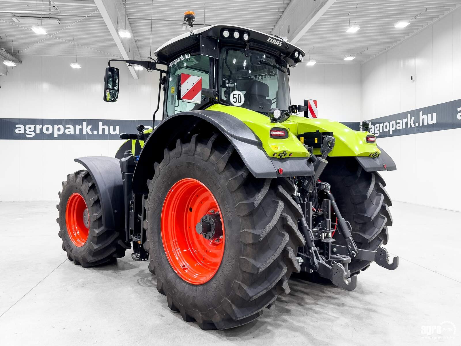 Traktor des Typs CLAAS Axion 950, Gebrauchtmaschine in Csengele (Bild 4)