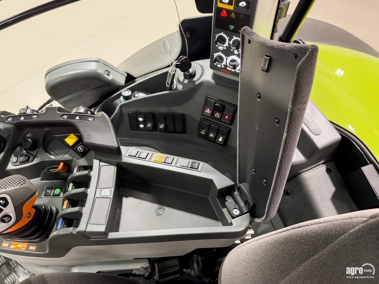 Traktor Türe ait CLAAS Axion 950, Gebrauchtmaschine içinde Csengele (resim 16)