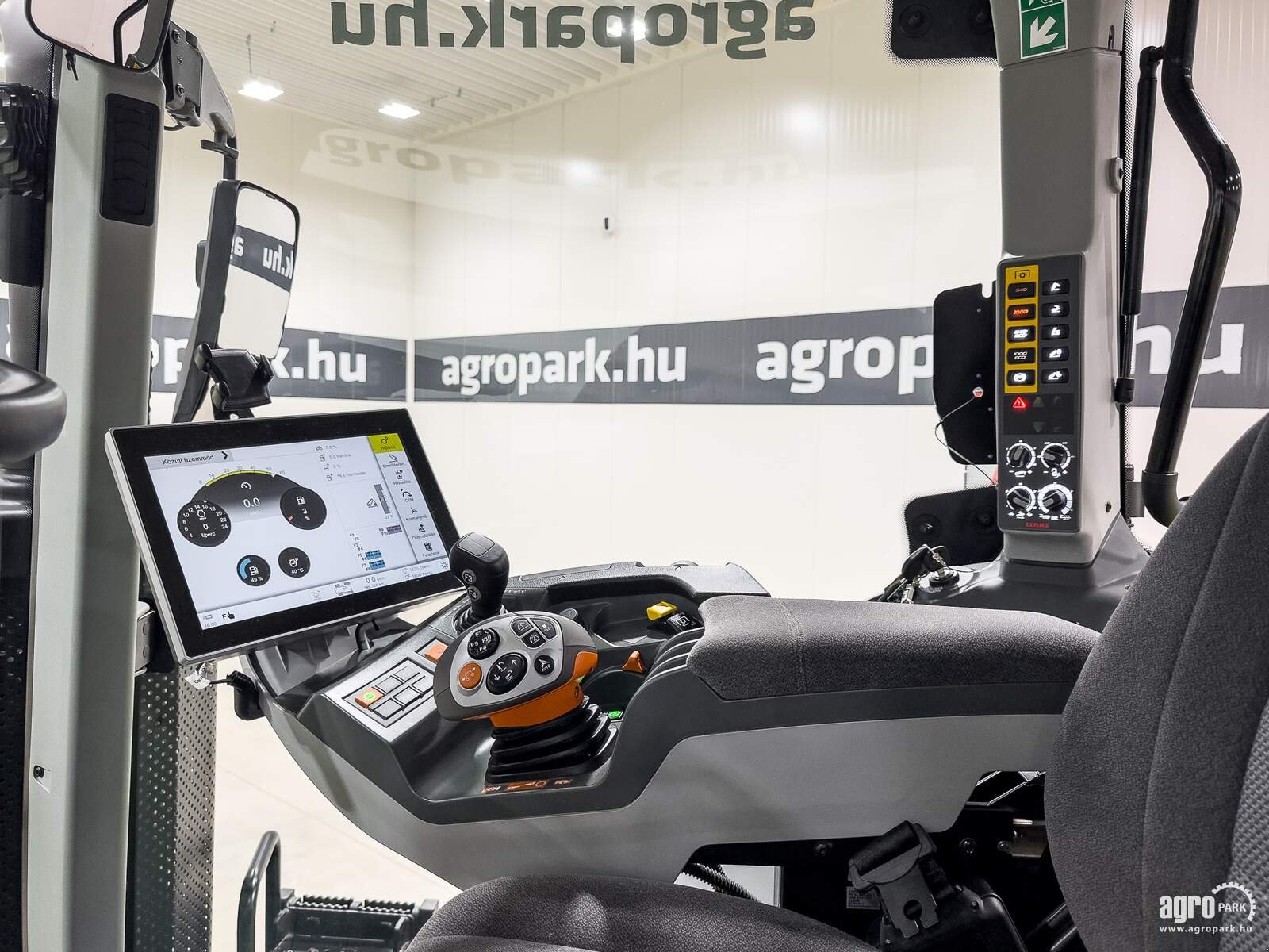 Traktor des Typs CLAAS Axion 960, Gebrauchtmaschine in Csengele (Bild 12)