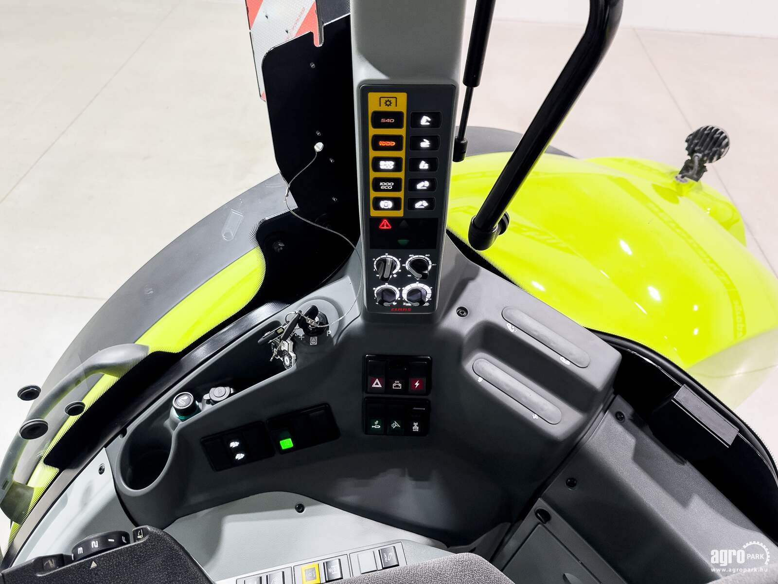 Traktor du type CLAAS Axion 960, Gebrauchtmaschine en Csengele (Photo 19)