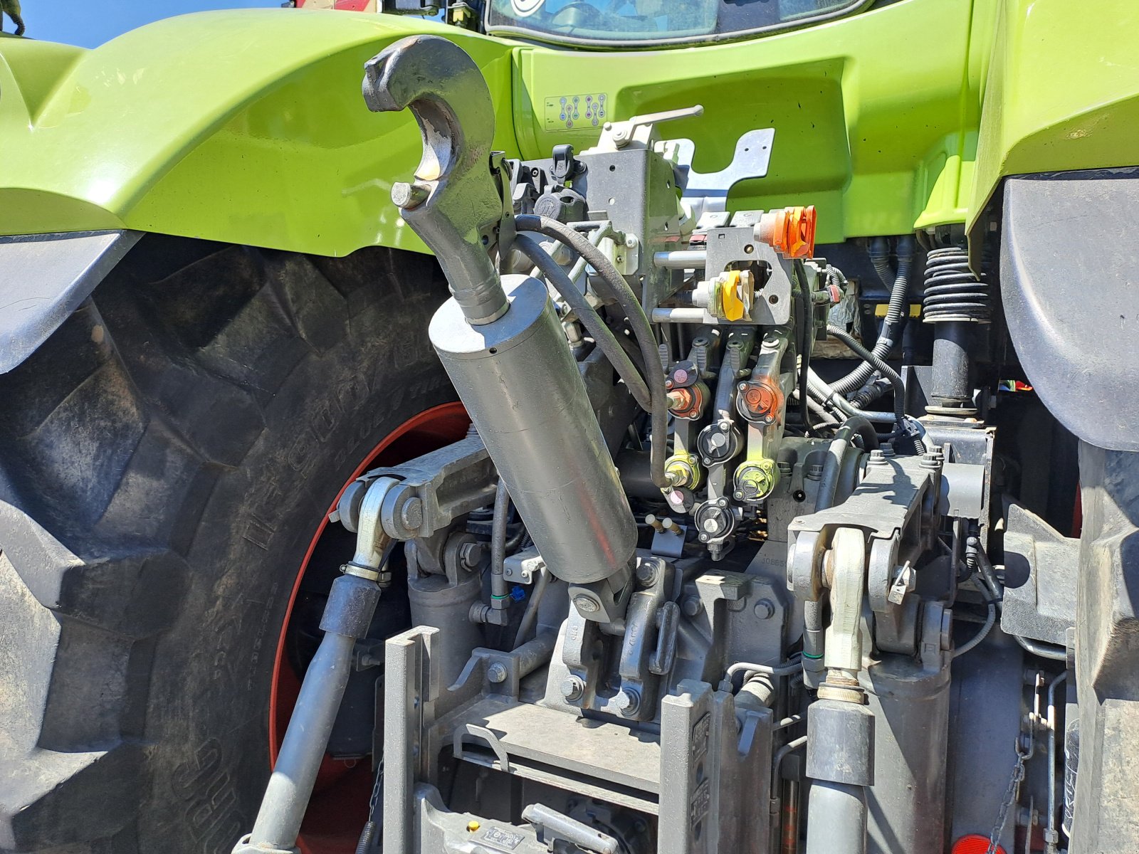 Traktor van het type CLAAS Axion 960, Gebrauchtmaschine in Naklo (Foto 12)