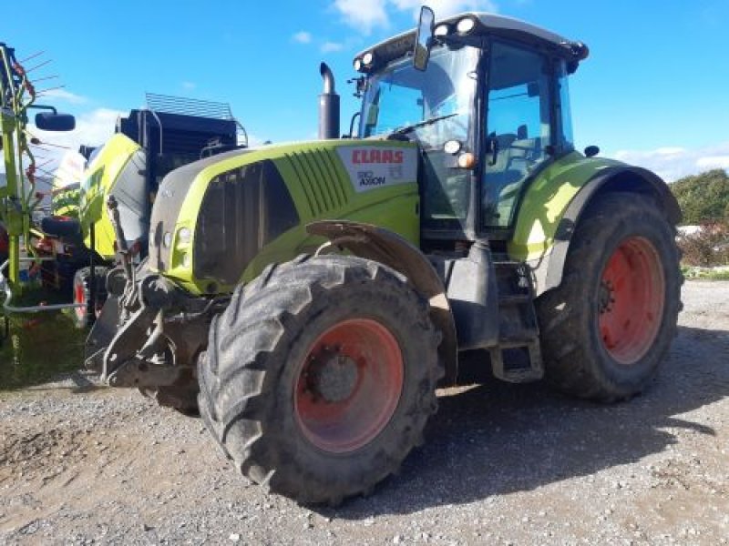 Traktor типа CLAAS AXION810CIS, Gebrauchtmaschine в VELAINES (Фотография 1)