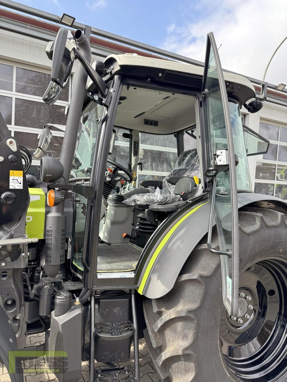 Traktor typu CLAAS AXOS 240 Advanced Black A110, Neumaschine v Homberg (Ohm) - Maulbach (Obrázok 17)