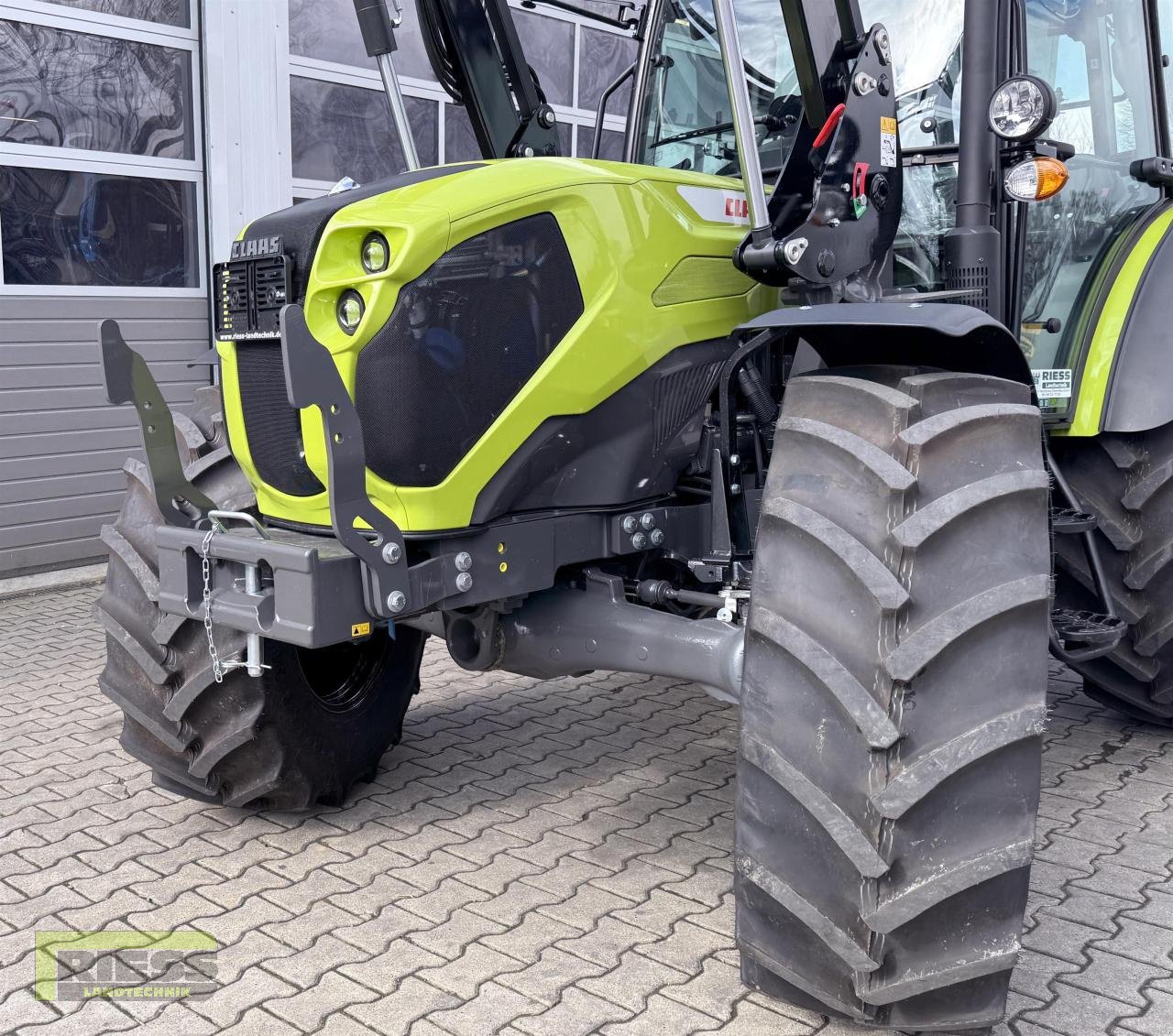 Traktor van het type CLAAS AXOS 240 Advanced Black A110, Neumaschine in Homberg (Ohm) - Maulbach (Foto 7)