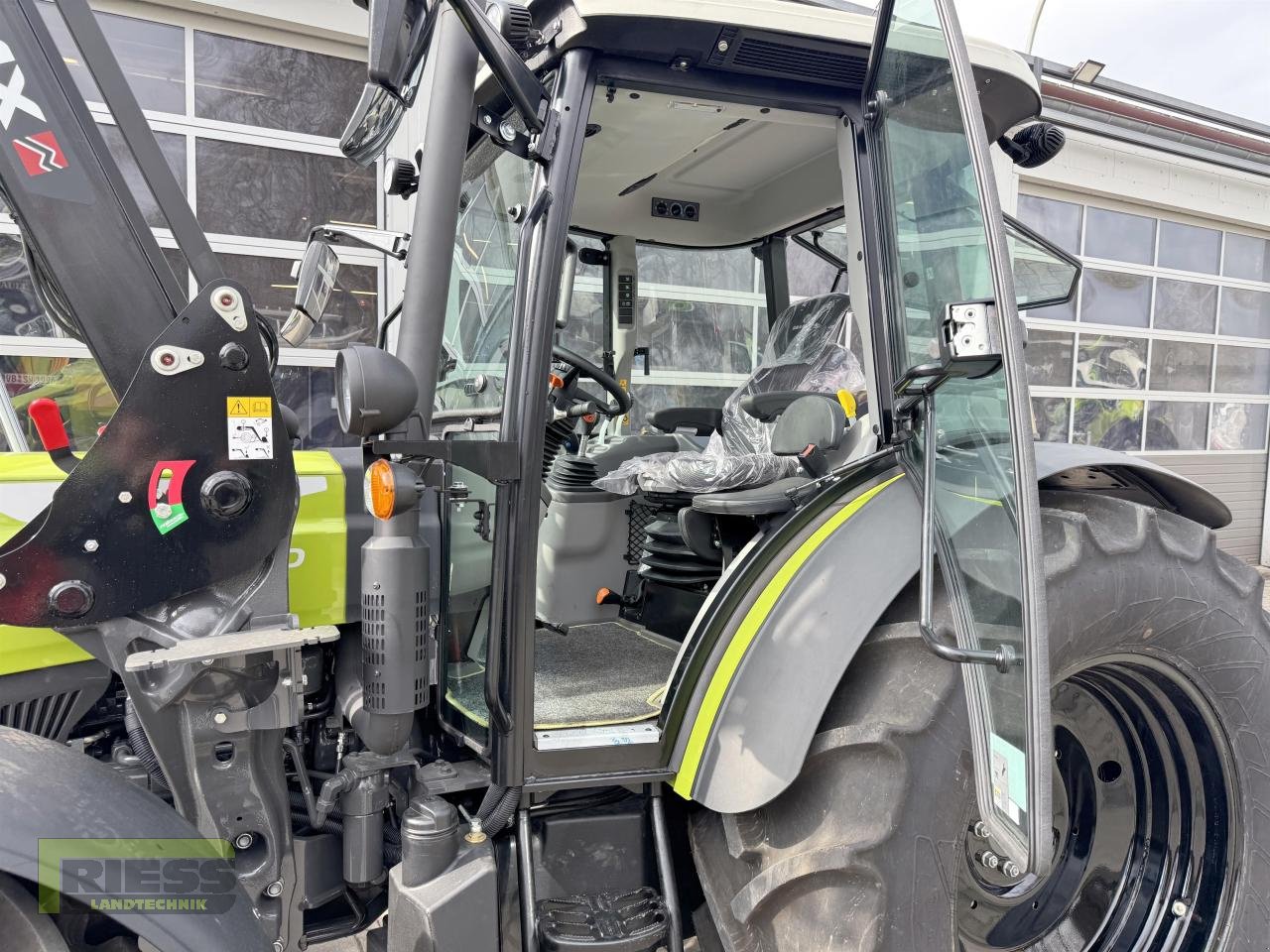 Traktor a típus CLAAS AXOS 240 Advanced Black A110, Neumaschine ekkor: Homberg (Ohm) - Maulbach (Kép 8)