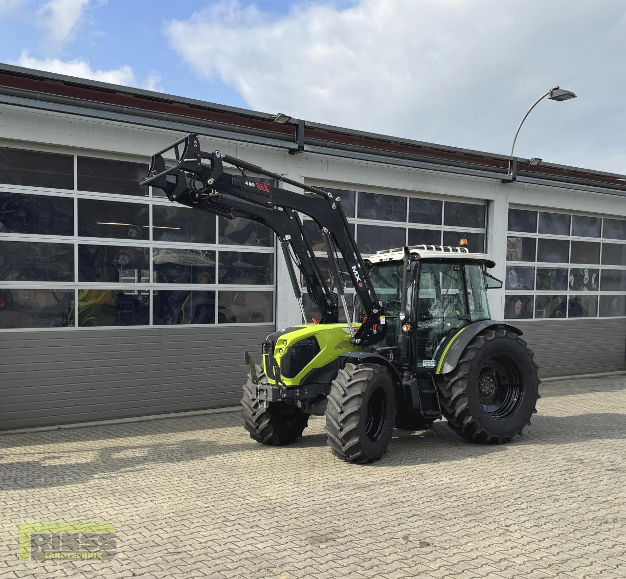 Traktor van het type CLAAS AXOS 240 Advanced Black A110, Neumaschine in Homberg (Ohm) - Maulbach (Foto 23)