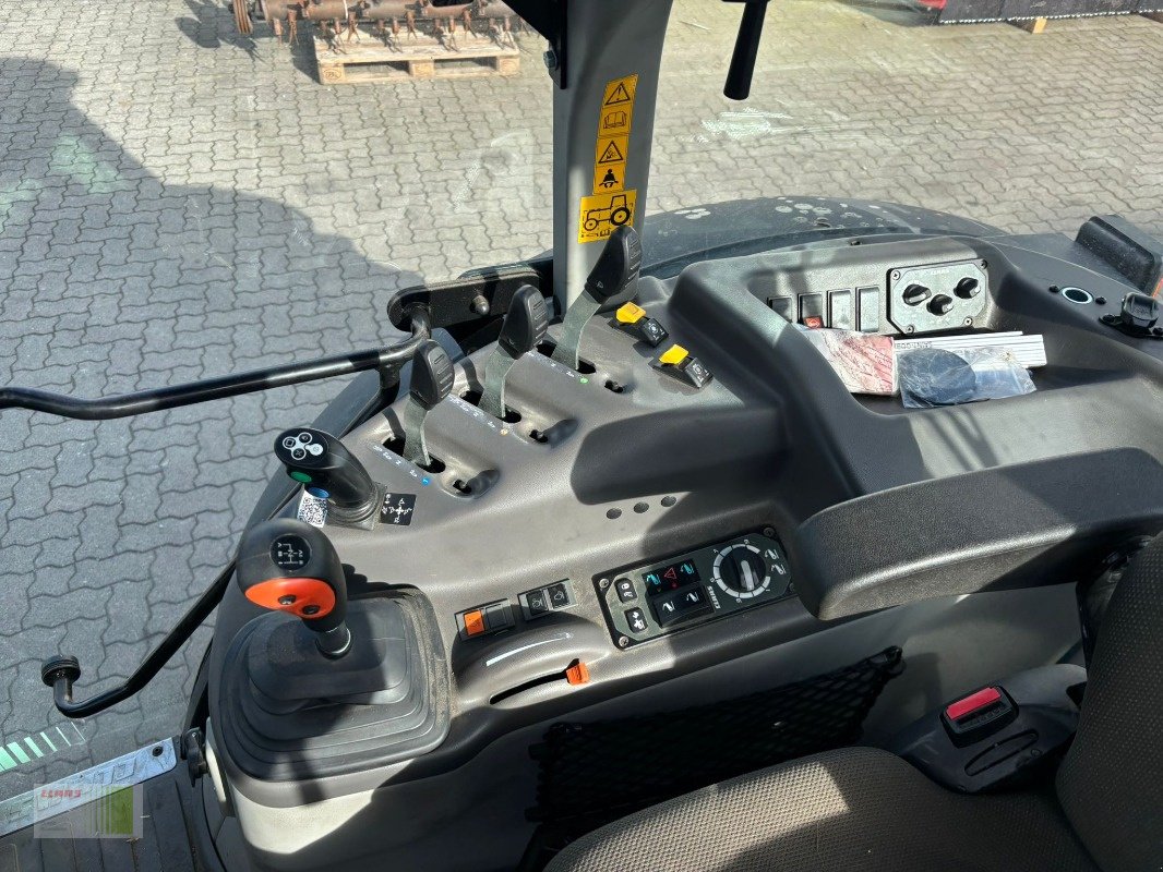 Traktor des Typs CLAAS Axos 240 Advanced mit Frontlader, Gebrauchtmaschine in Risum-Lindholm (Bild 17)