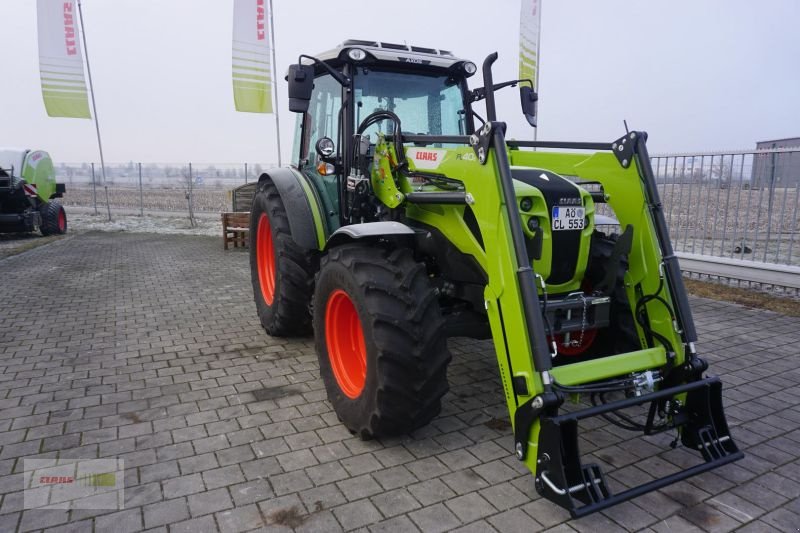 Traktor des Typs CLAAS AXOS 240 ADVANCED, Vorführmaschine in Obersöchering (Bild 1)