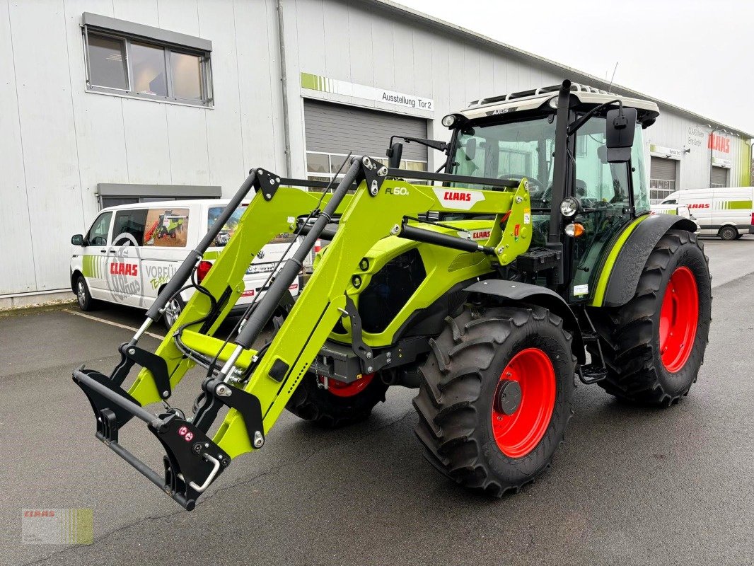 Traktor типа CLAAS AXOS 240, Frontlader FL 60 E nur 42 h !, Gebrauchtmaschine в Molbergen (Фотография 3)