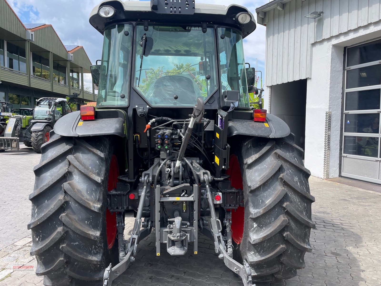 Traktor van het type CLAAS AXOS 240, Gebrauchtmaschine in Dorfen (Foto 8)