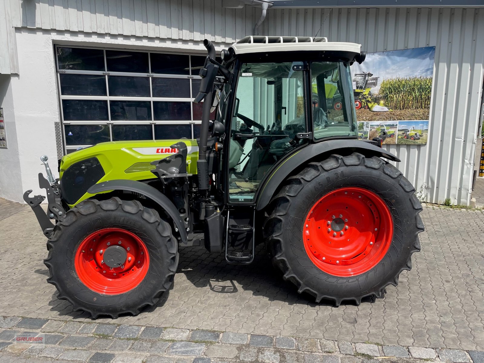 Traktor van het type CLAAS AXOS 240, Gebrauchtmaschine in Dorfen (Foto 9)