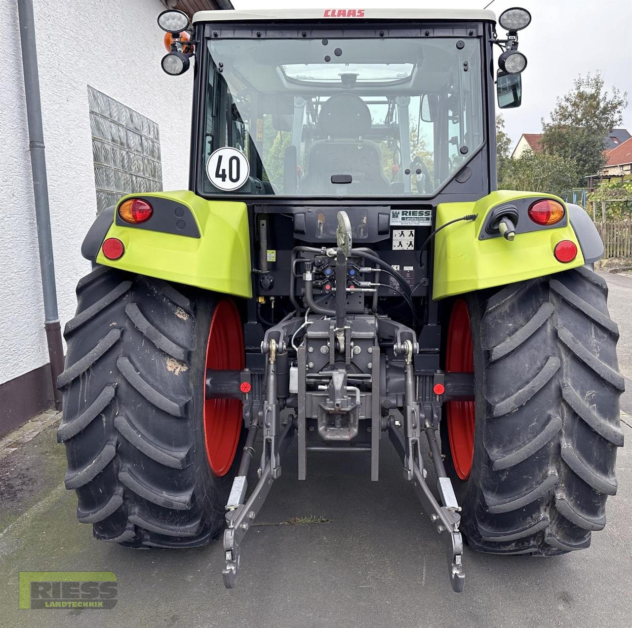 Traktor of the type CLAAS AXOS 310 C STOLL Profline FZ 20, Gebrauchtmaschine in Homberg (Ohm) - Maulbach (Picture 3)