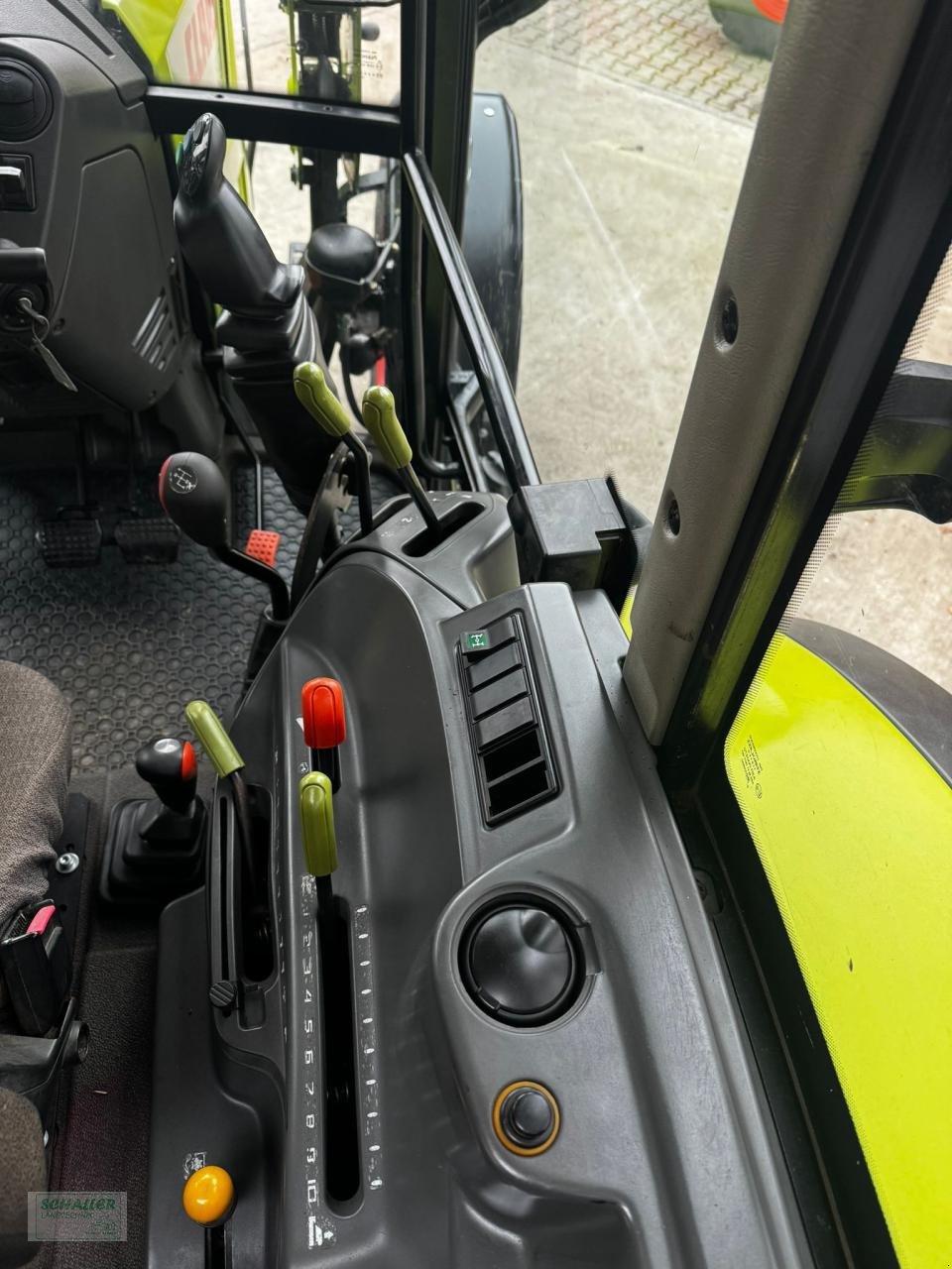 Traktor a típus CLAAS Axos 310CX mit Frontlader FL80c, in Kürze verfügbar, Gebrauchtmaschine ekkor: Geiselhöring (Kép 11)