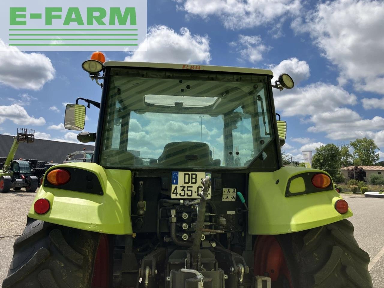 Traktor typu CLAAS axos 330 cx + quicke q40 CX, Gebrauchtmaschine v AILLAS (33 - GIRONDE) (Obrázok 4)