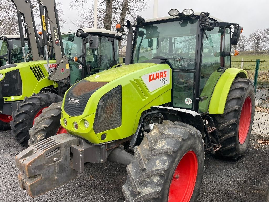 Traktor от тип CLAAS AXOS 330, Gebrauchtmaschine в SAINTE GENEVIEVE SUR AGENCE (Снимка 1)