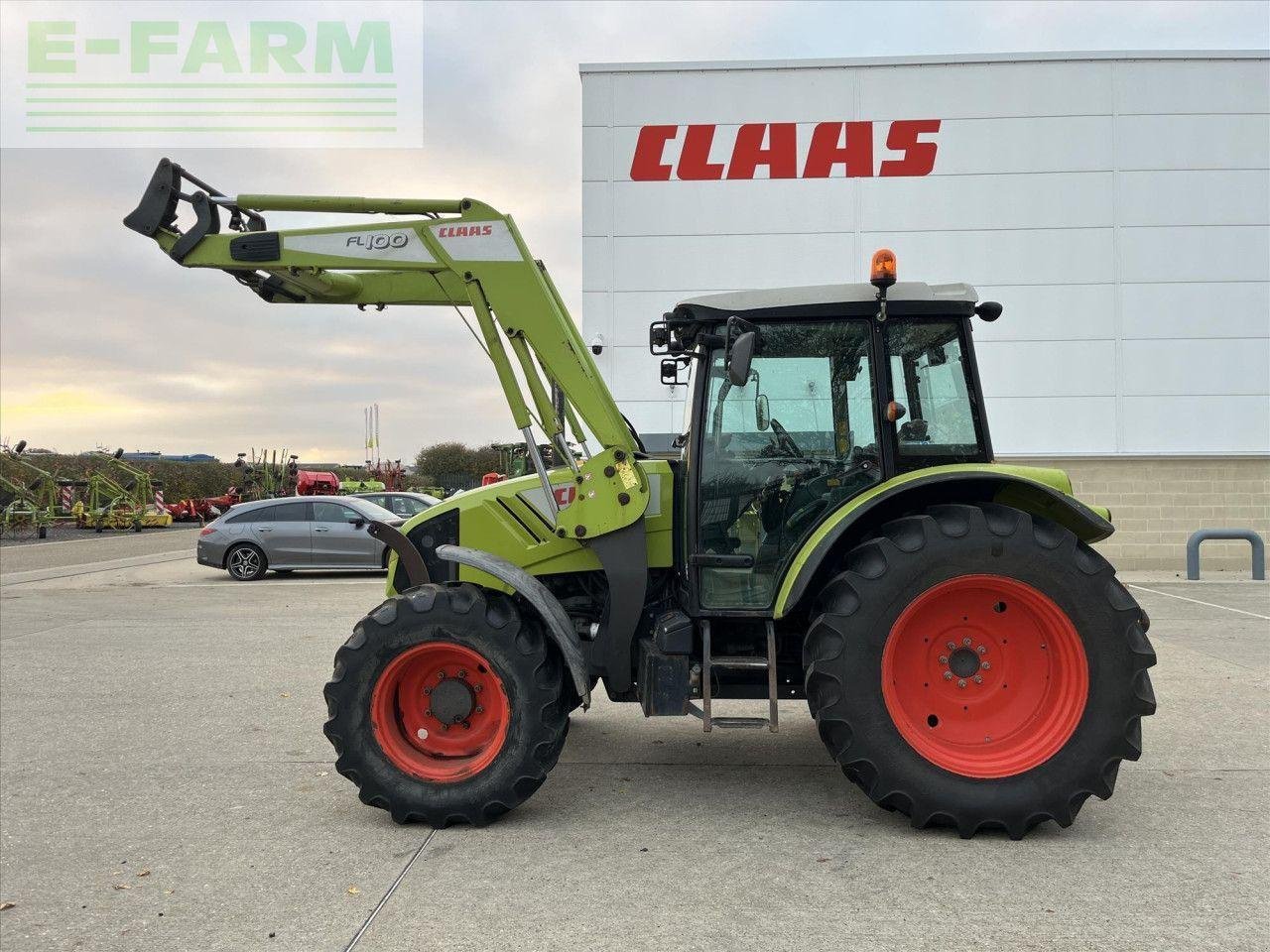 Traktor типа CLAAS AXOS 330, Gebrauchtmaschine в SUFFOLK (Фотография 10)