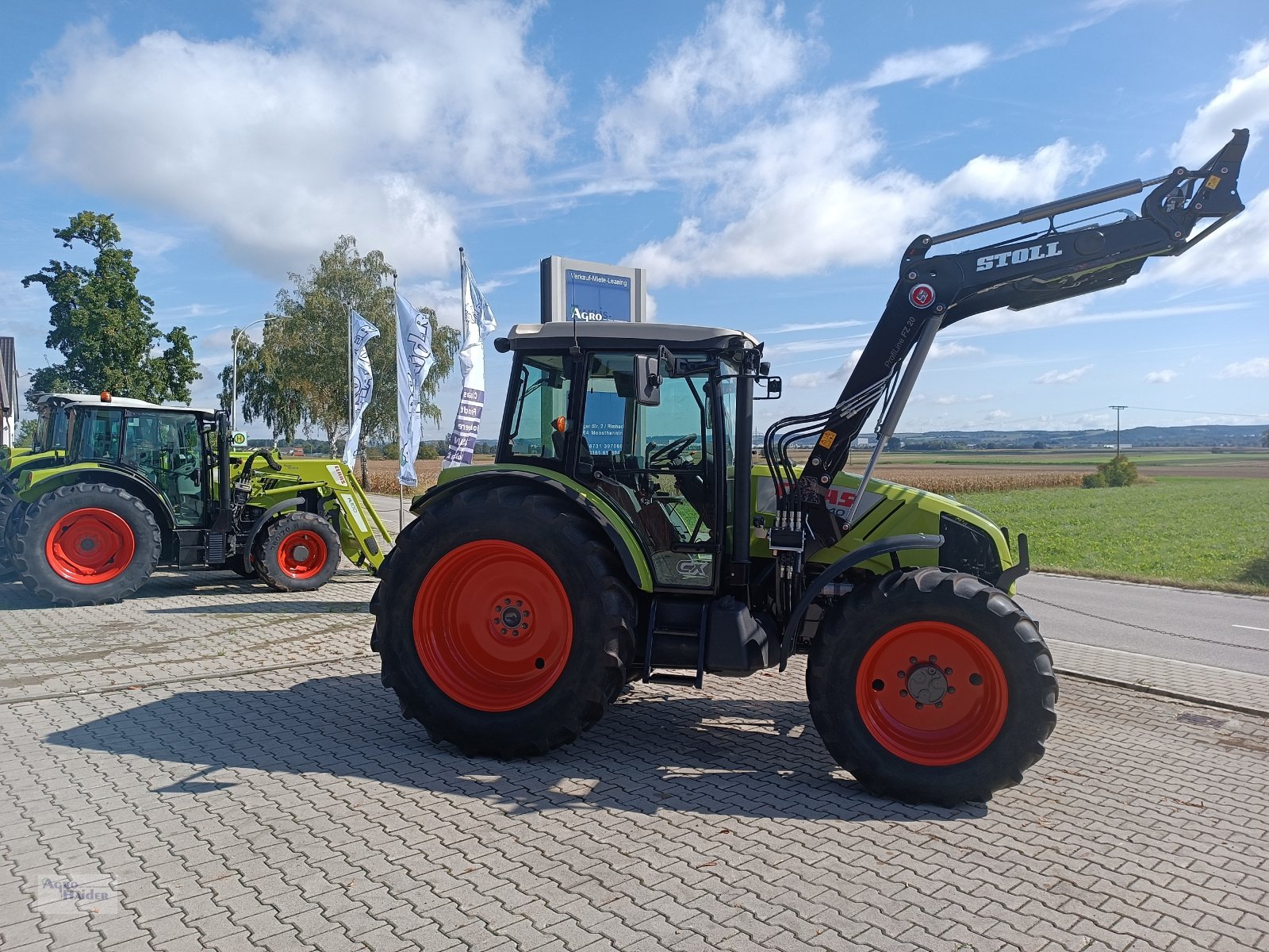 Traktor des Typs CLAAS Axos 340 CX, Gebrauchtmaschine in Moosthenning (Bild 2)