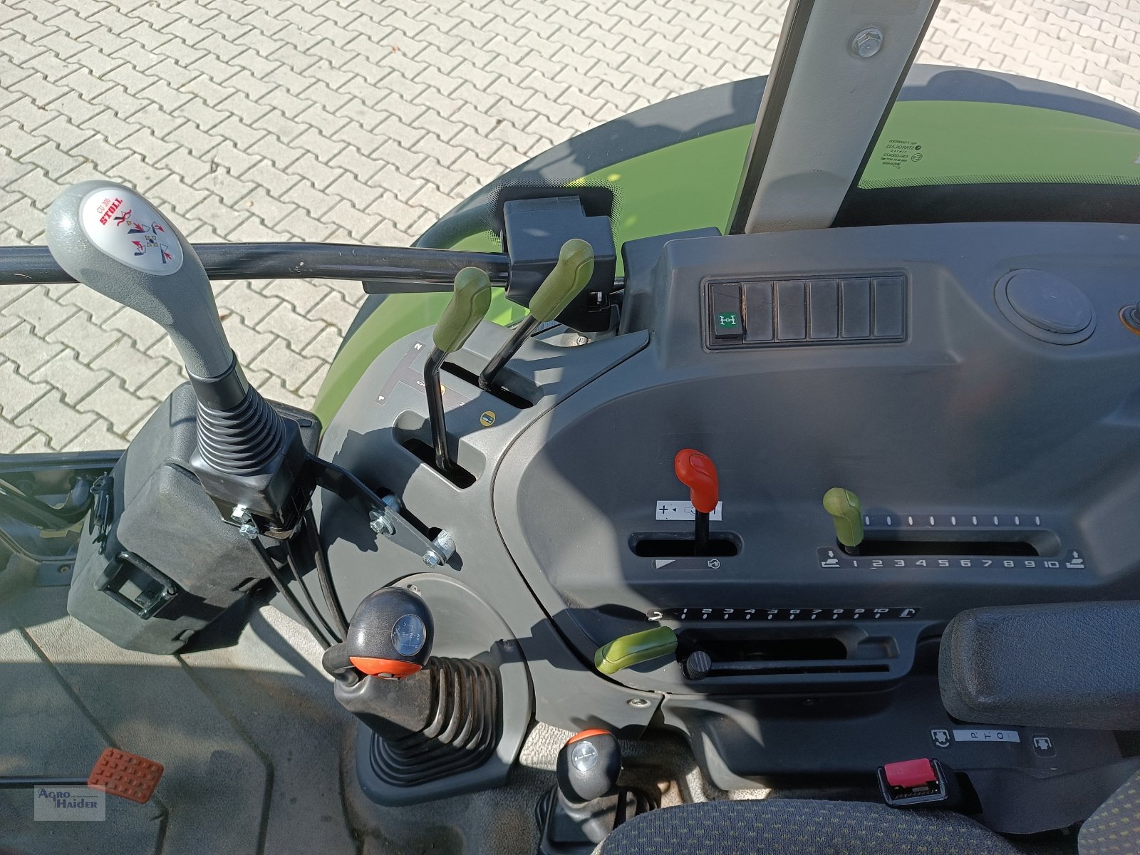 Traktor typu CLAAS Axos 340 CX, Gebrauchtmaschine v Moosthenning (Obrázok 7)