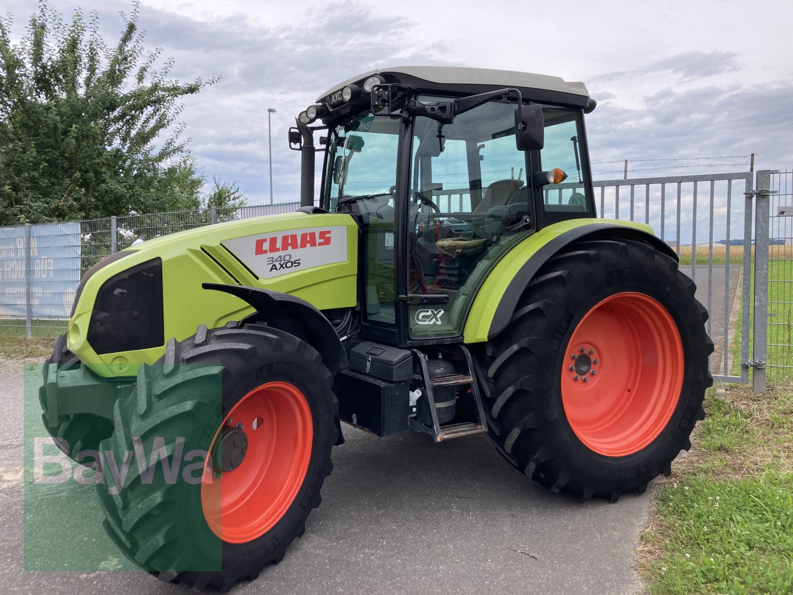 Traktor типа CLAAS Axos 340 CX, Gebrauchtmaschine в Giebelstadt (Фотография 2)