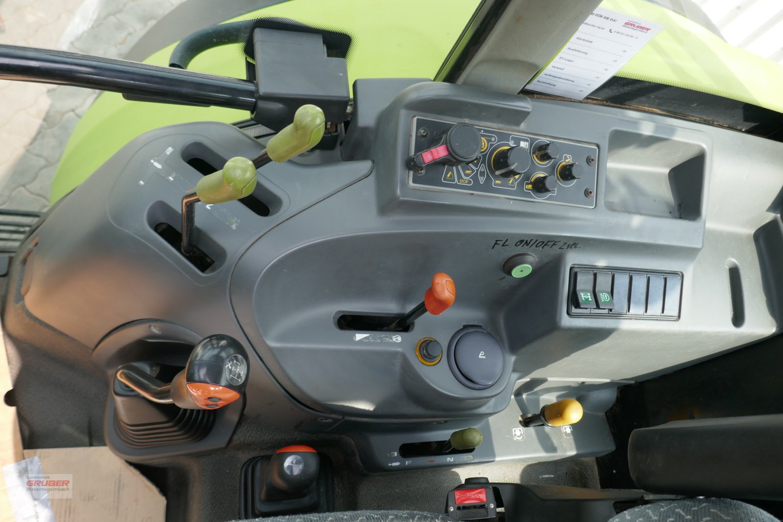 Traktor du type CLAAS Axos 340 CX, Gebrauchtmaschine en Dorfen (Photo 12)