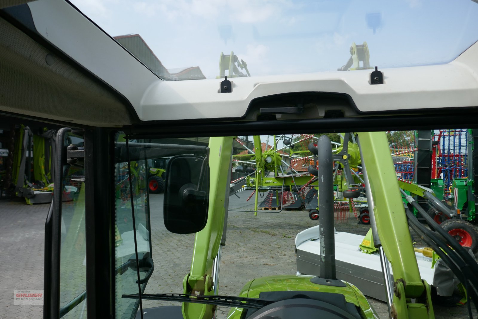 Traktor des Typs CLAAS Axos 340 CX, Gebrauchtmaschine in Dorfen (Bild 16)