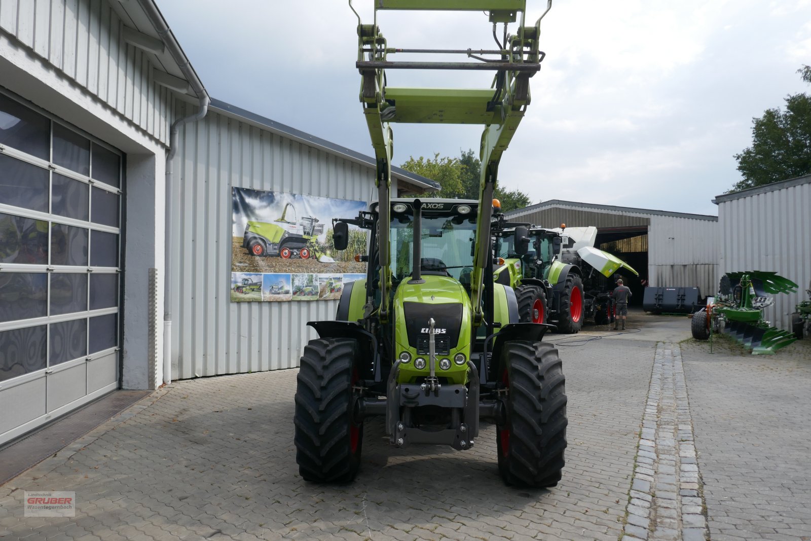 Traktor Türe ait CLAAS Axos 340 CX, Gebrauchtmaschine içinde Dorfen (resim 2)