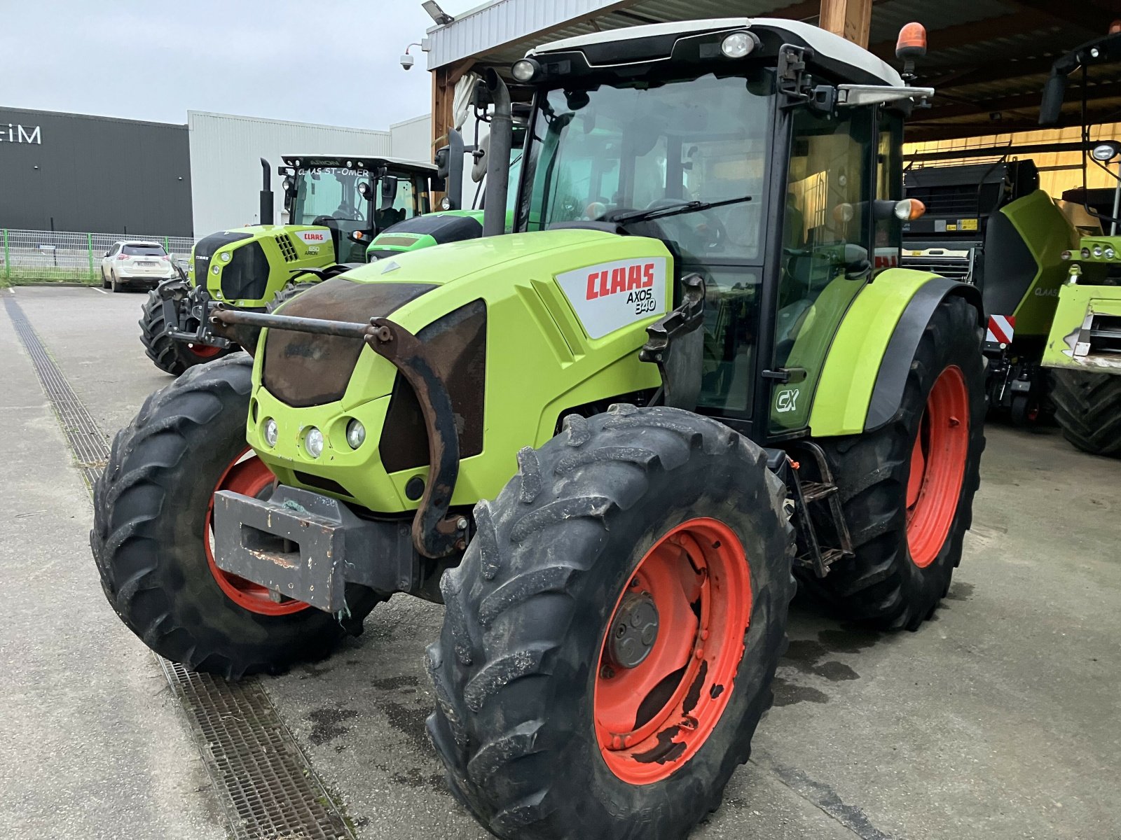 Traktor des Typs CLAAS AXOS 340 CX, Gebrauchtmaschine in BLENDECQUES (Bild 6)