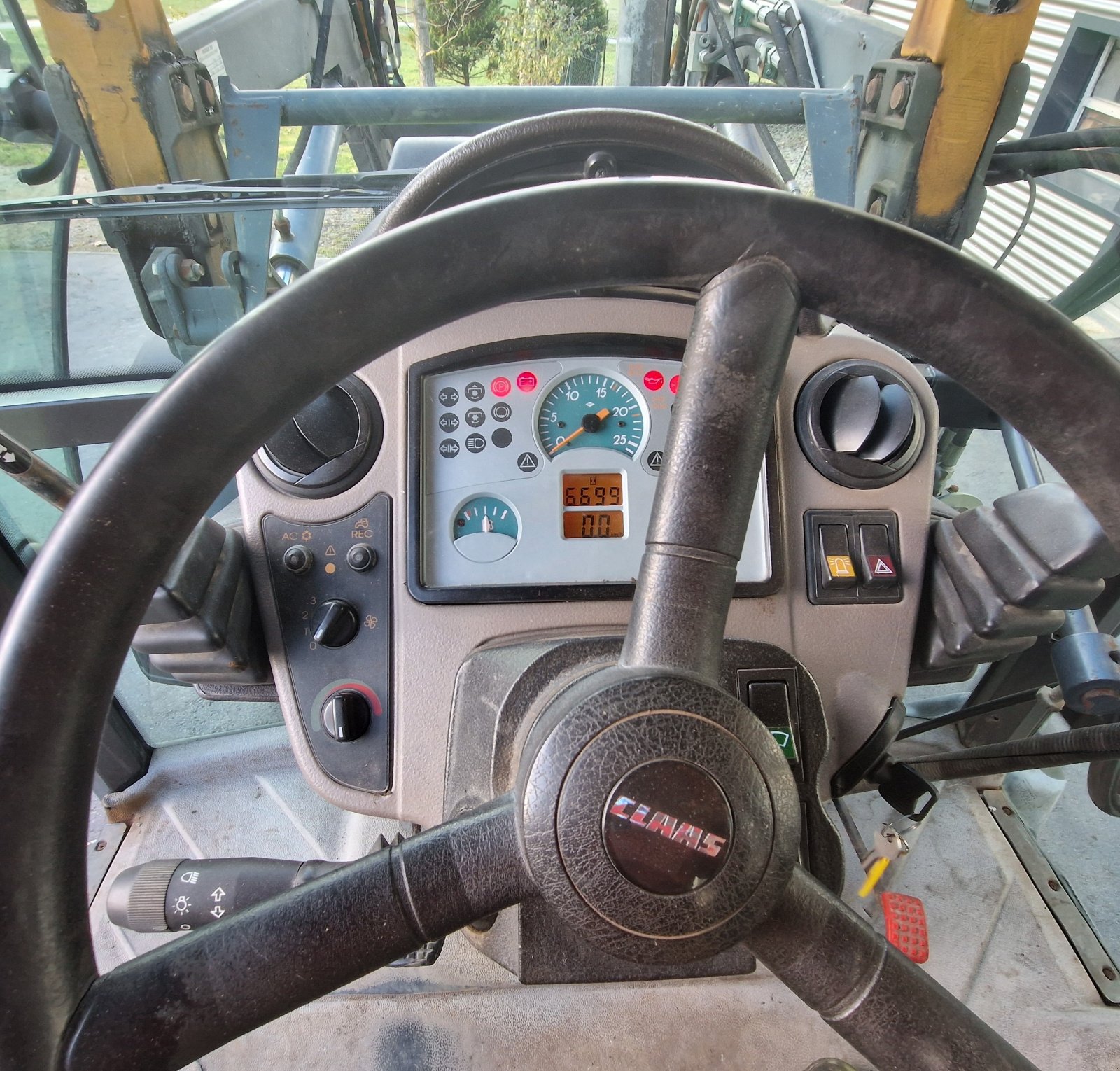 Traktor des Typs CLAAS Celtis 426 RC, Gebrauchtmaschine in Neureichenau (Bild 8)