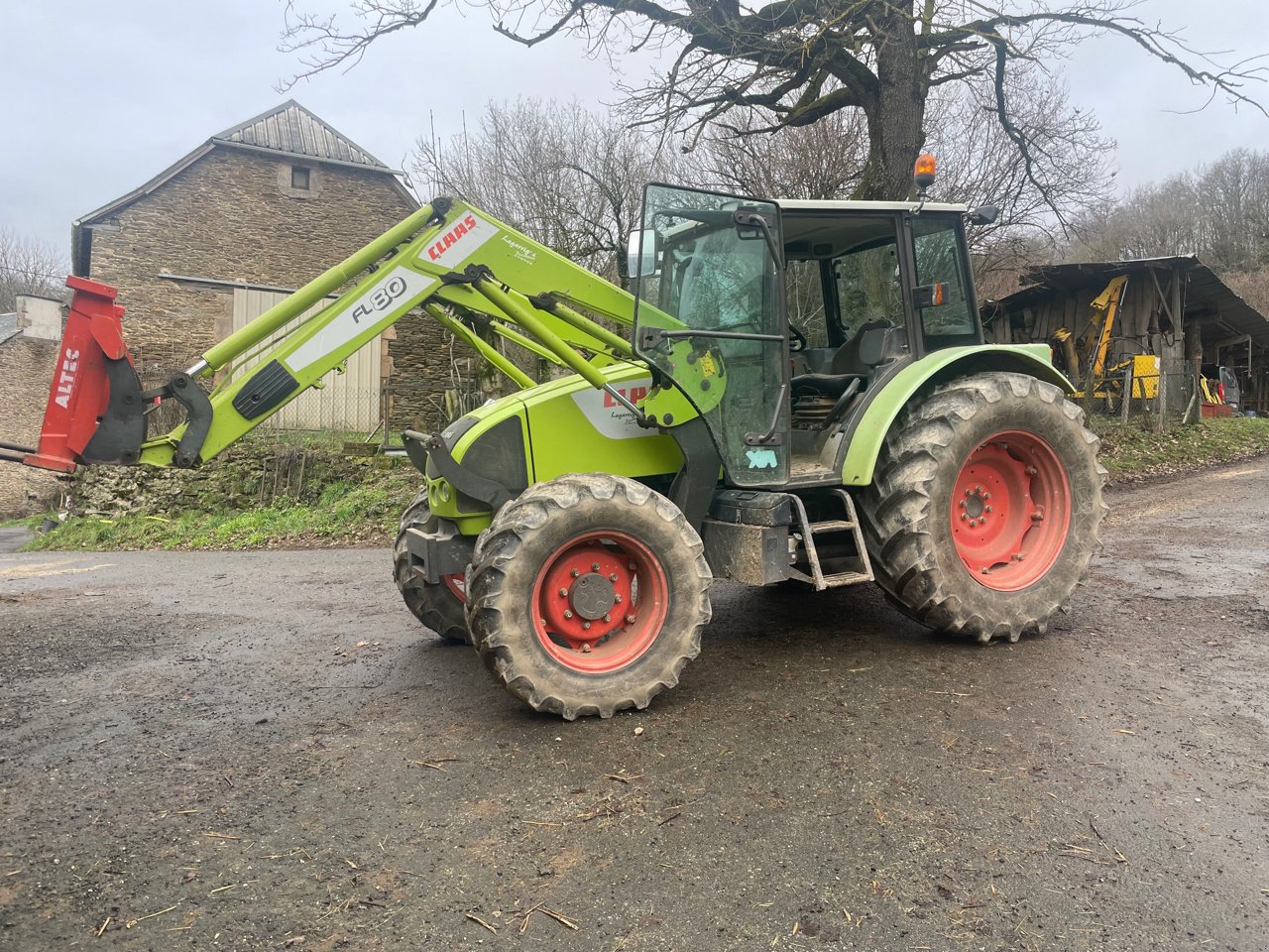 Traktor du type CLAAS CELTIS 426 RX PLUS, Gebrauchtmaschine en MORLHON LE HAUT (Photo 1)