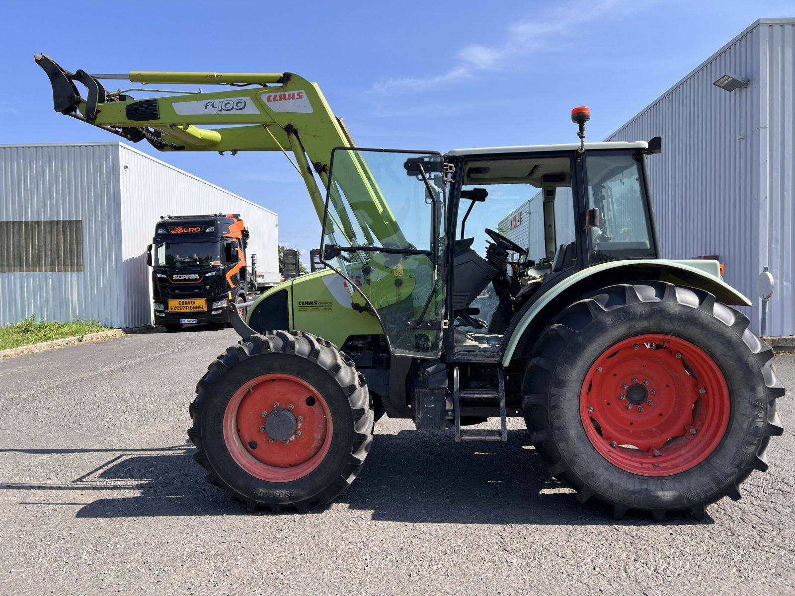 Traktor des Typs CLAAS CELTIS 456 RX AVEC FL100, Gebrauchtmaschine in Gannat (Bild 5)