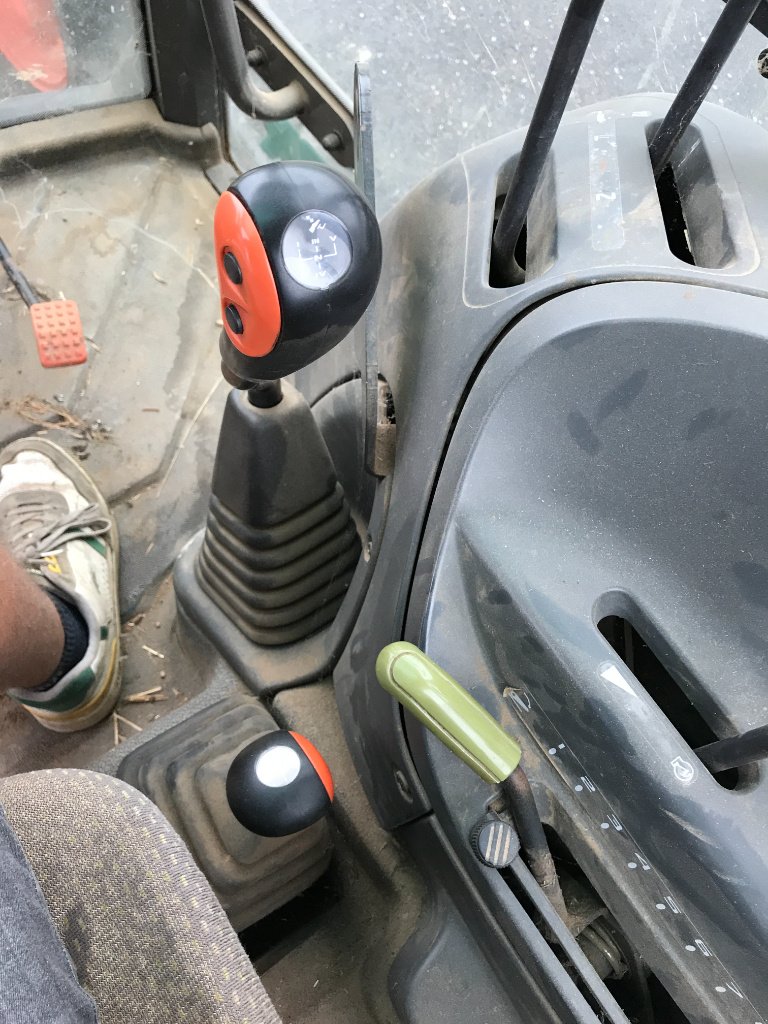 Traktor typu CLAAS CELTIS 456 RX, Gebrauchtmaschine v MORLHON LE HAUT (Obrázek 9)