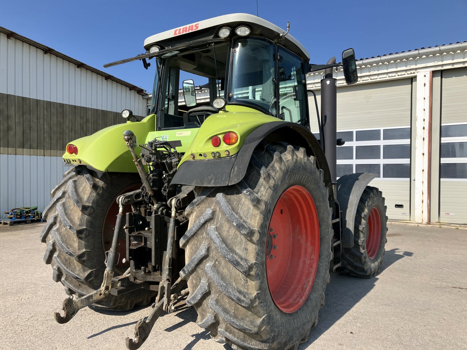 Traktor des Typs CLAAS CIS INTENSIVE, Gebrauchtmaschine in NOGENT (Bild 3)